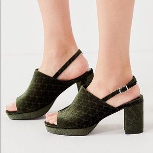 Urban Outfitters 90s Esme Heel